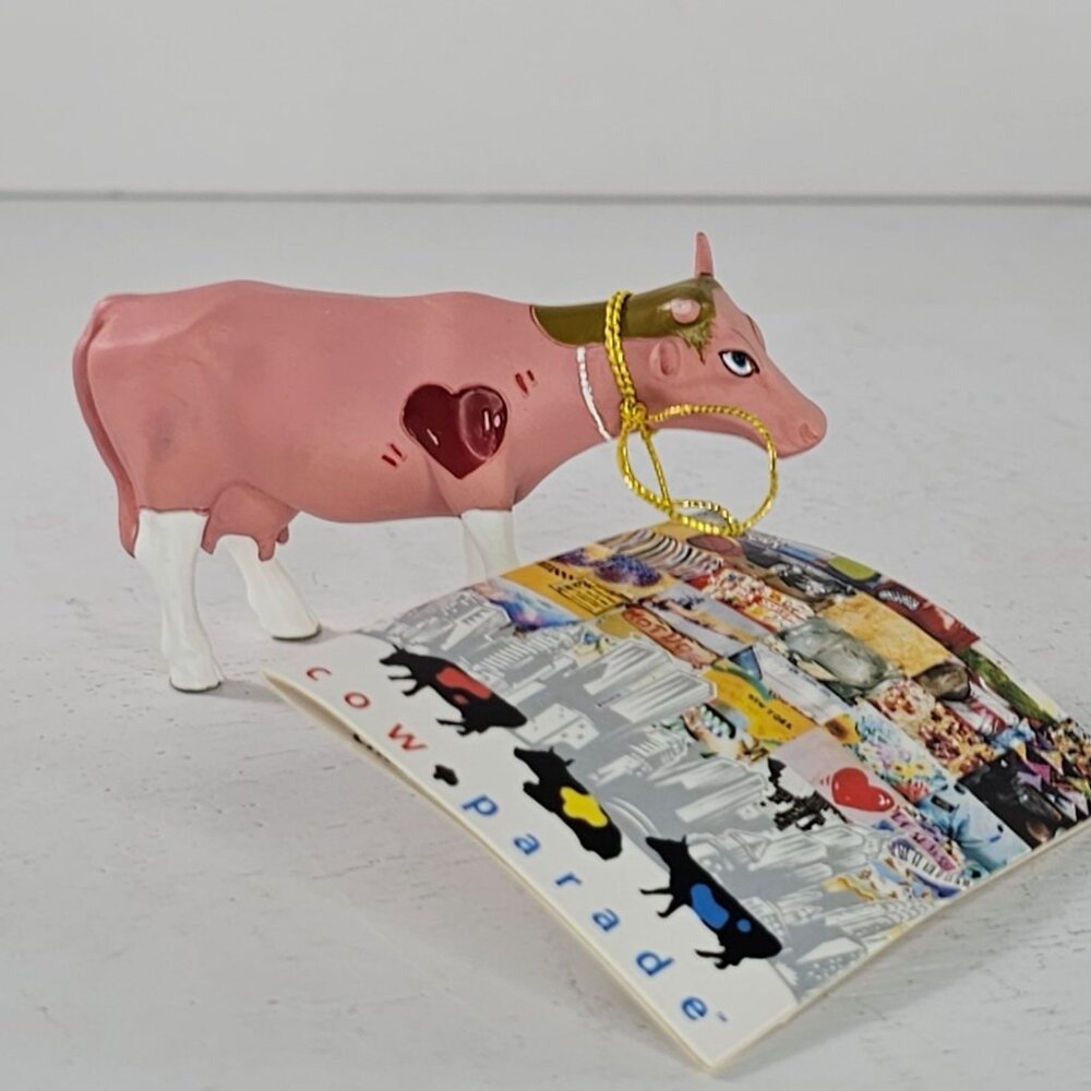 Cow Parade First Date Mini Moo Figurine Bill Melton 2001 Pink Tag 20287 FLAW